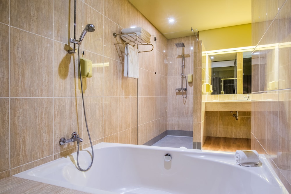Calheta Beach by Savoy Signature 26/79