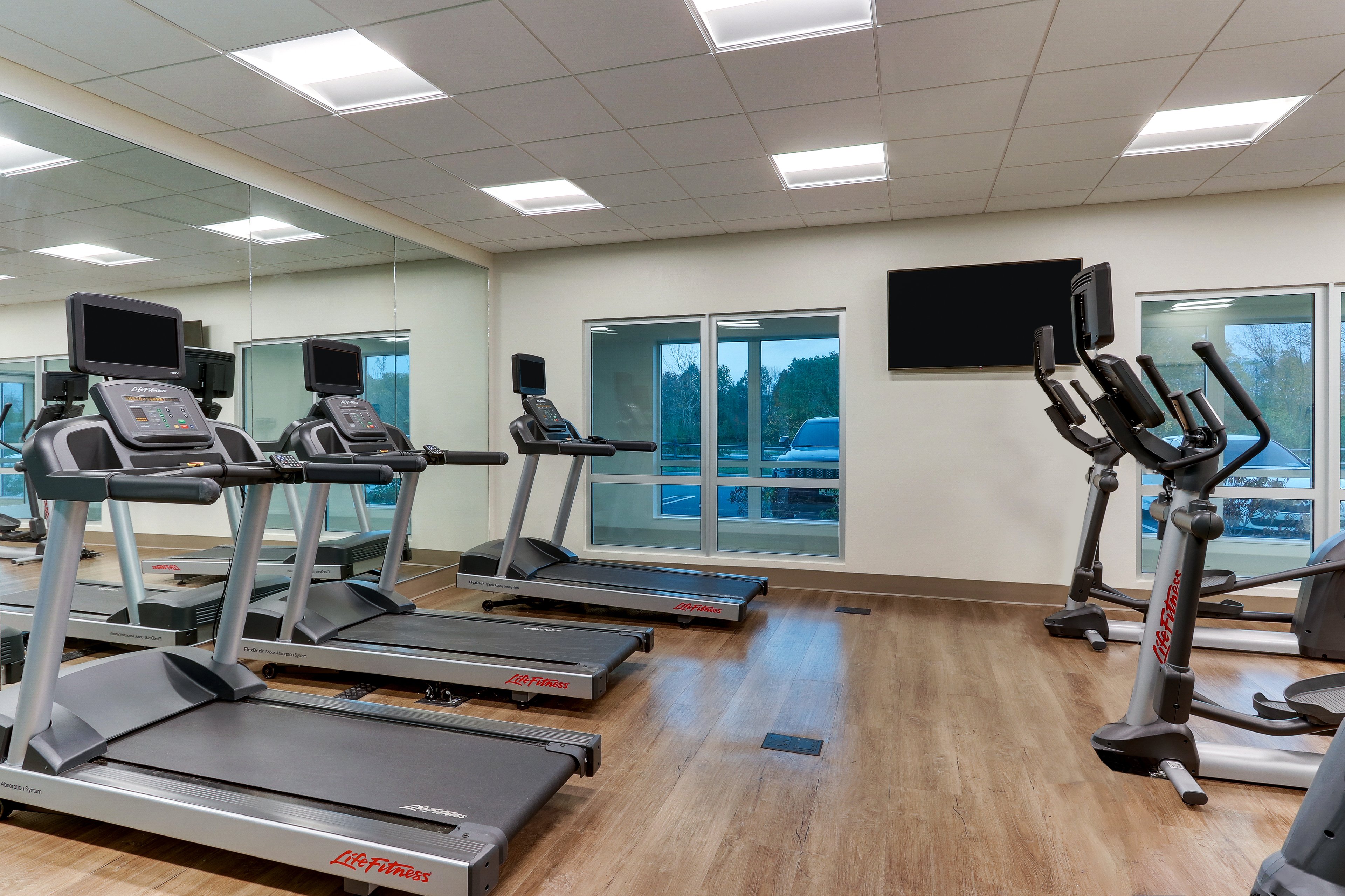 Holiday Inn Express Suites Middletown Goshen 41/71