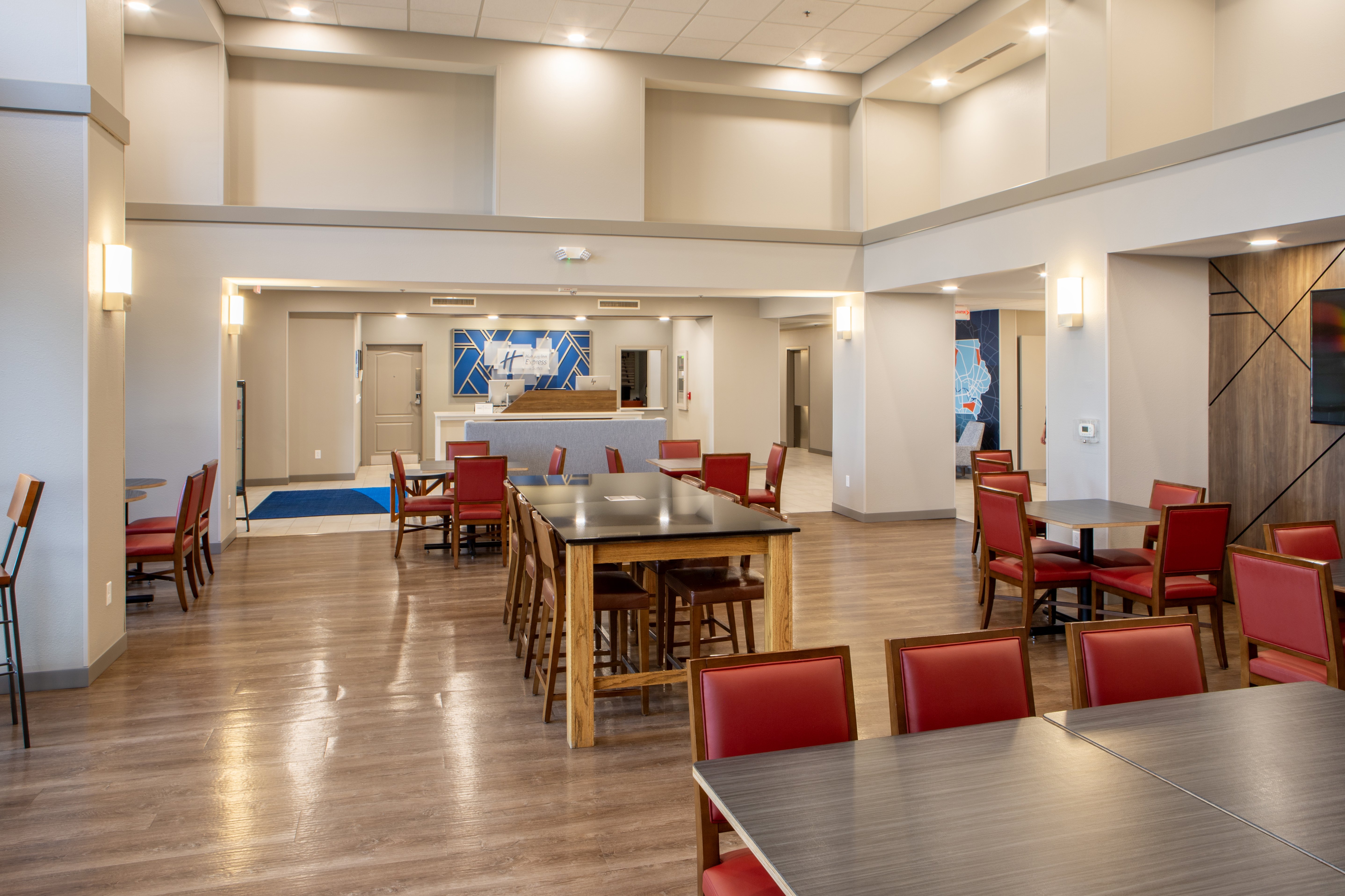 Holiday Inn Express Hotel Suites Sioux City Southern Hills 40/50
