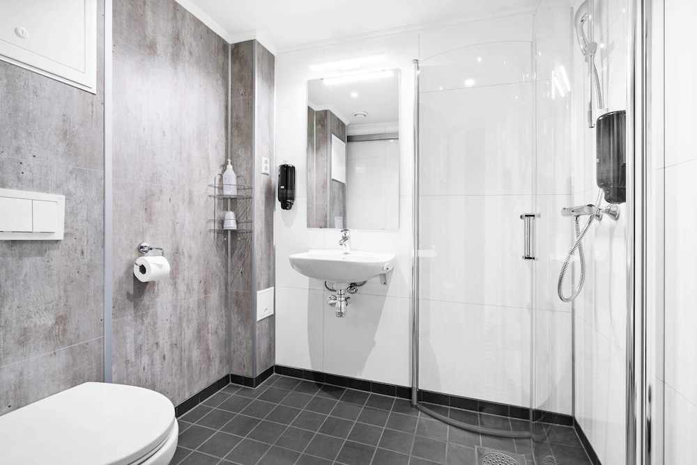 Efinor Hotel Floro 42/45