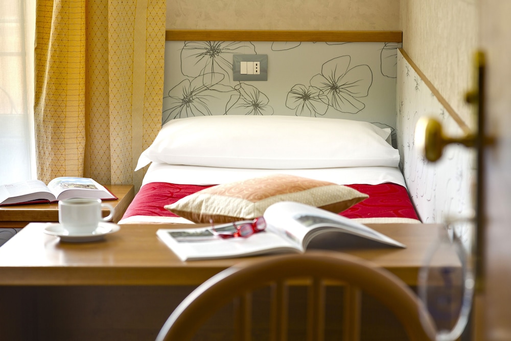 Hotel Marcantonio Rome 50/62
