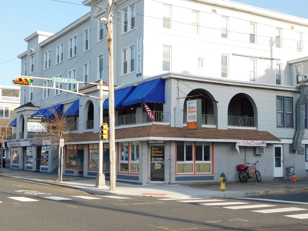 Blue Water Inn 41/46