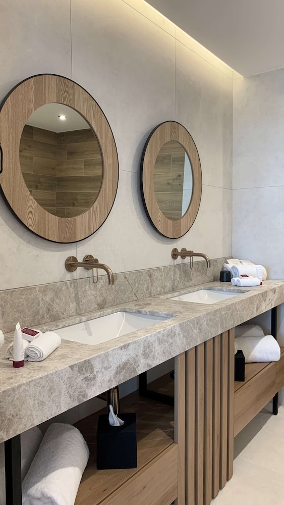 Golden Tulip Lyon Ouest Techlid - Hotel & Spa 30/76