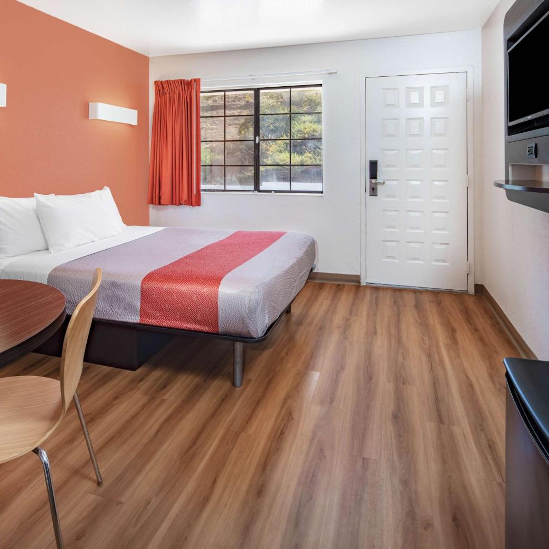1 Full Bed - ADA/RI Shower/Mini Fridge