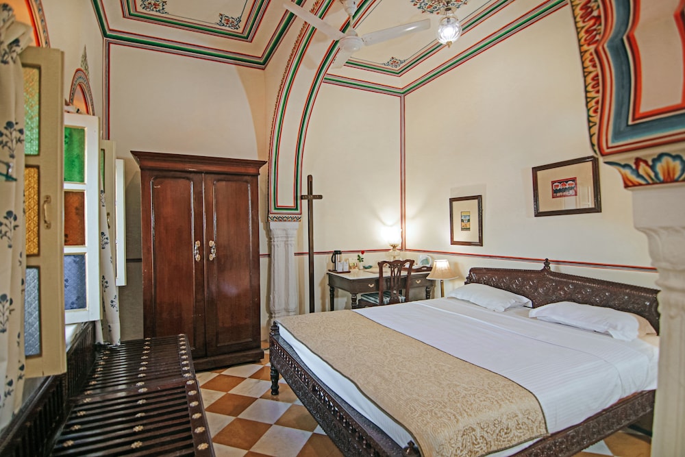ALSISAR HAVELI 23/73
