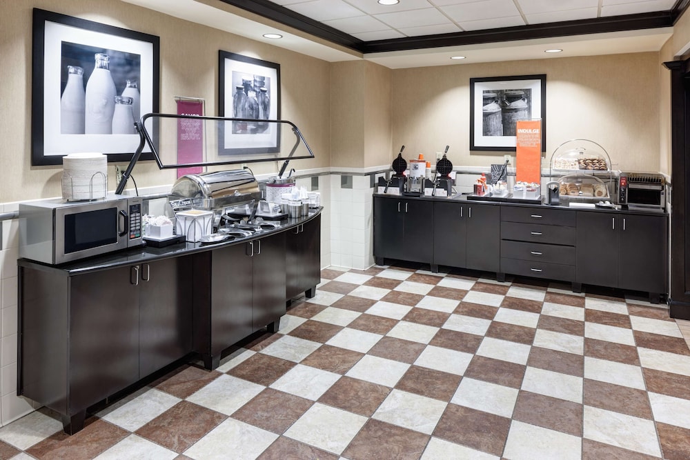 Hampton Inn & Suites Gainesville Downtown 11/55