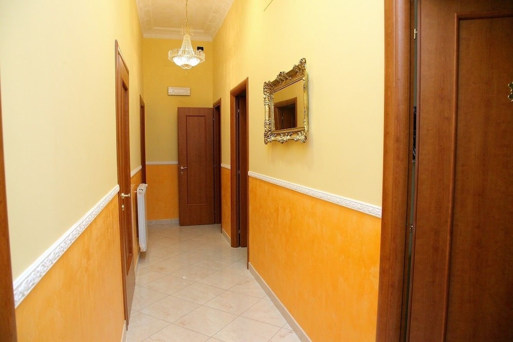 Caroline Suite 24/35