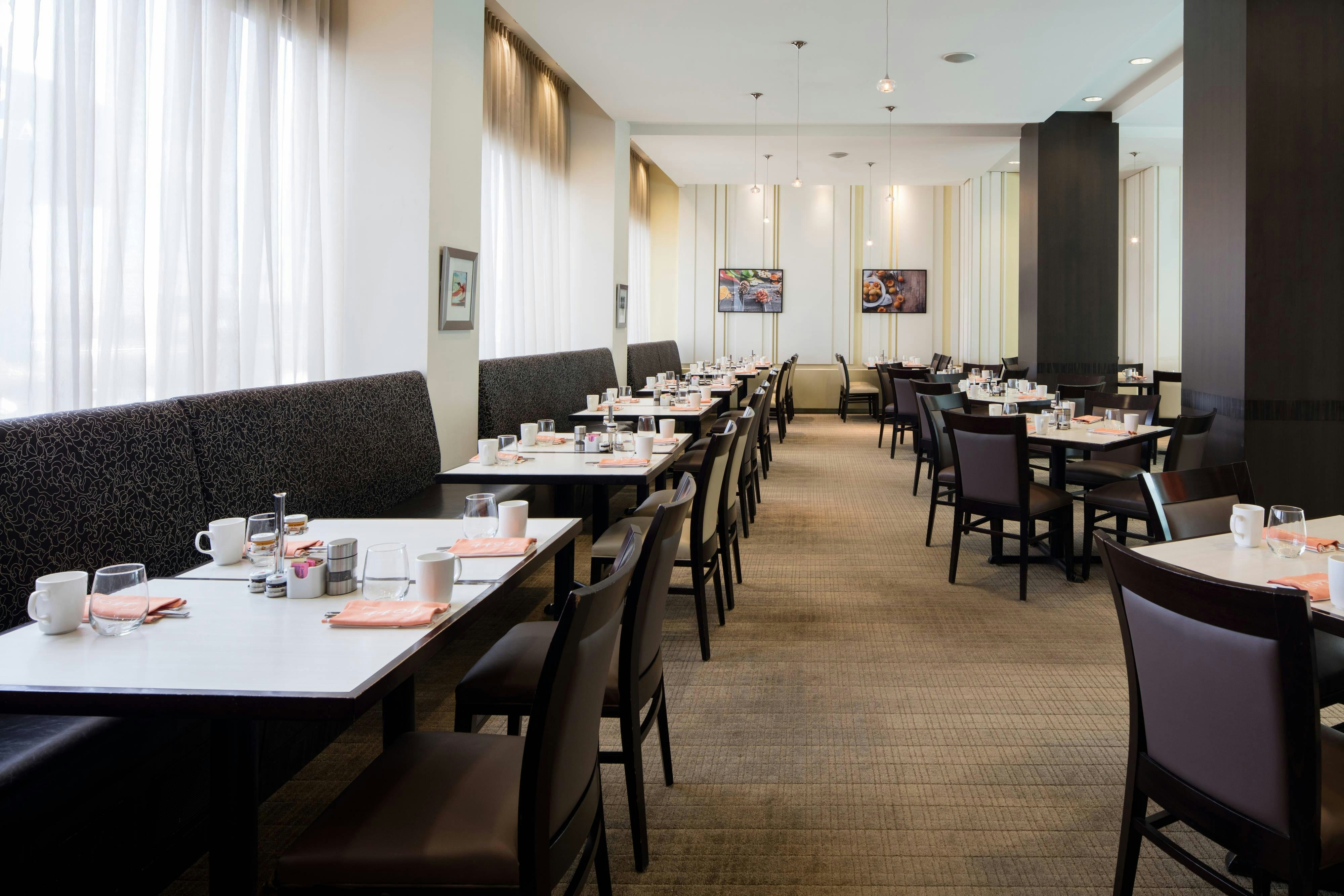 Delta Hotels by Marriott Edmonton South Conference Centre 3/22