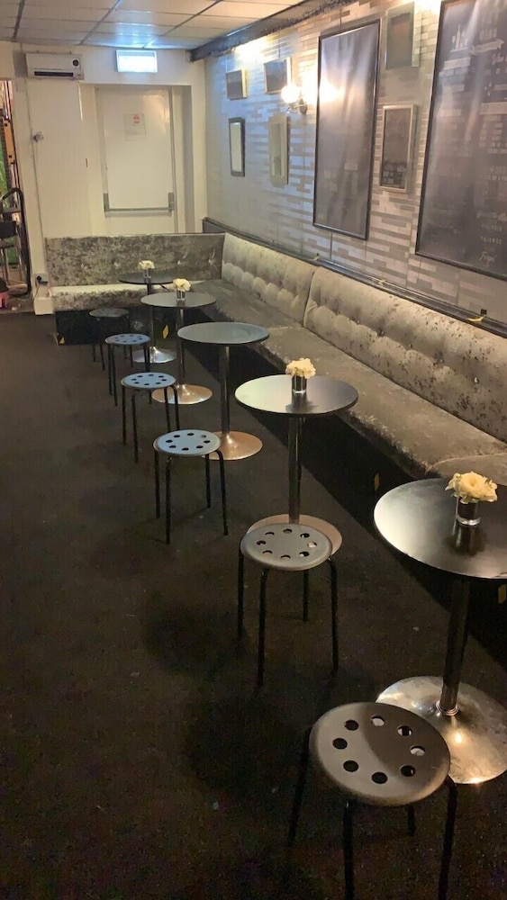 restaurant cafeteria