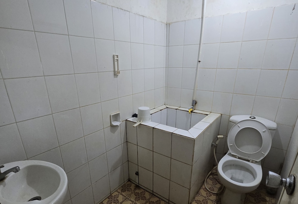 Hotel Royal Juanda 33/38