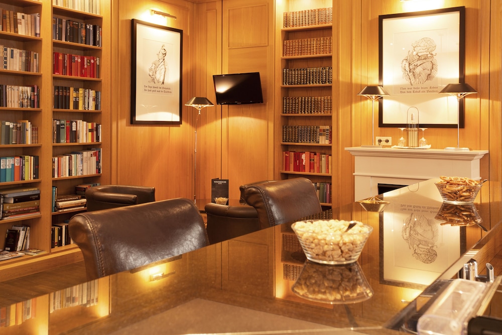 Townhouse Hotel 28/37