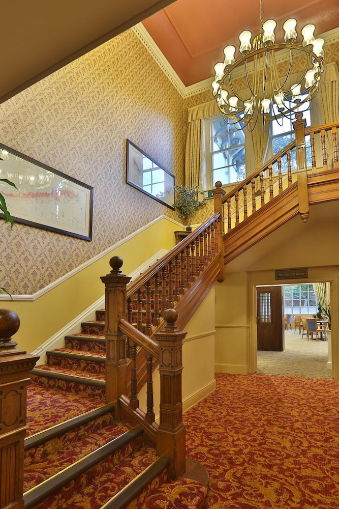 Reigate Manor 40/45