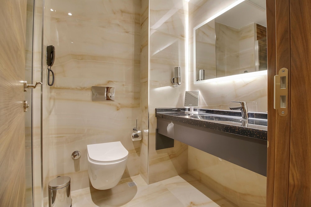 Newway Hotel 22/23