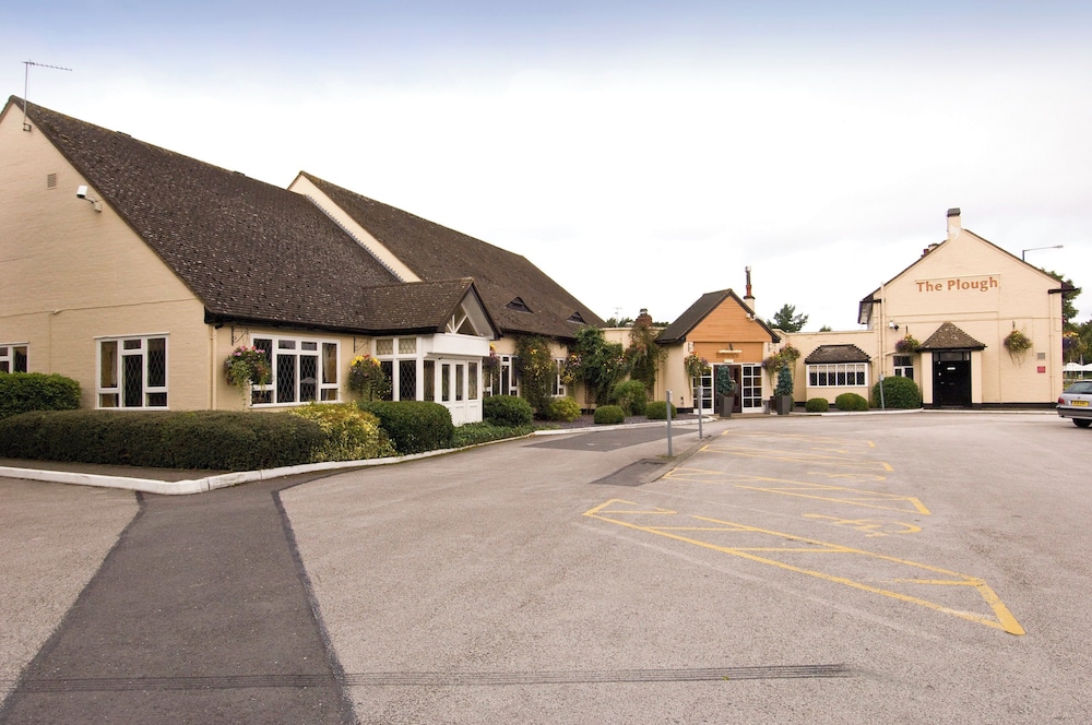Redwings Lodge Solihull 40/44
