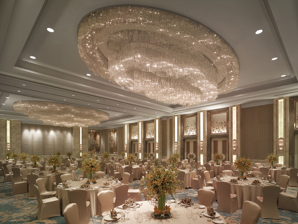 Shangri-La Shenyang 33/50