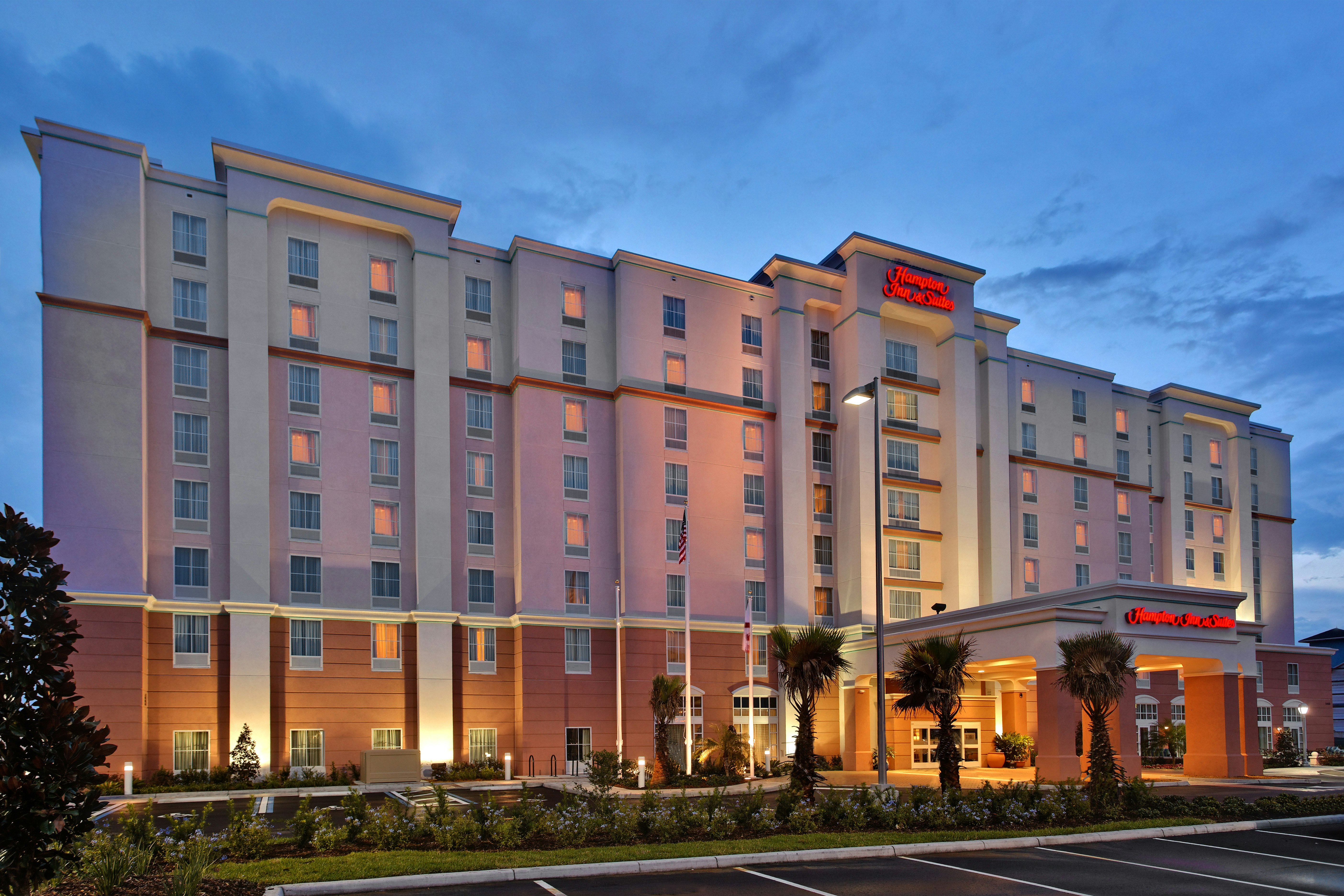 Hampton Inn & Suites Orlando Airport @ Gateway Village FL in ORLANDO - FL