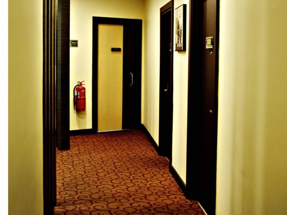 Pavilion Inn 21/28