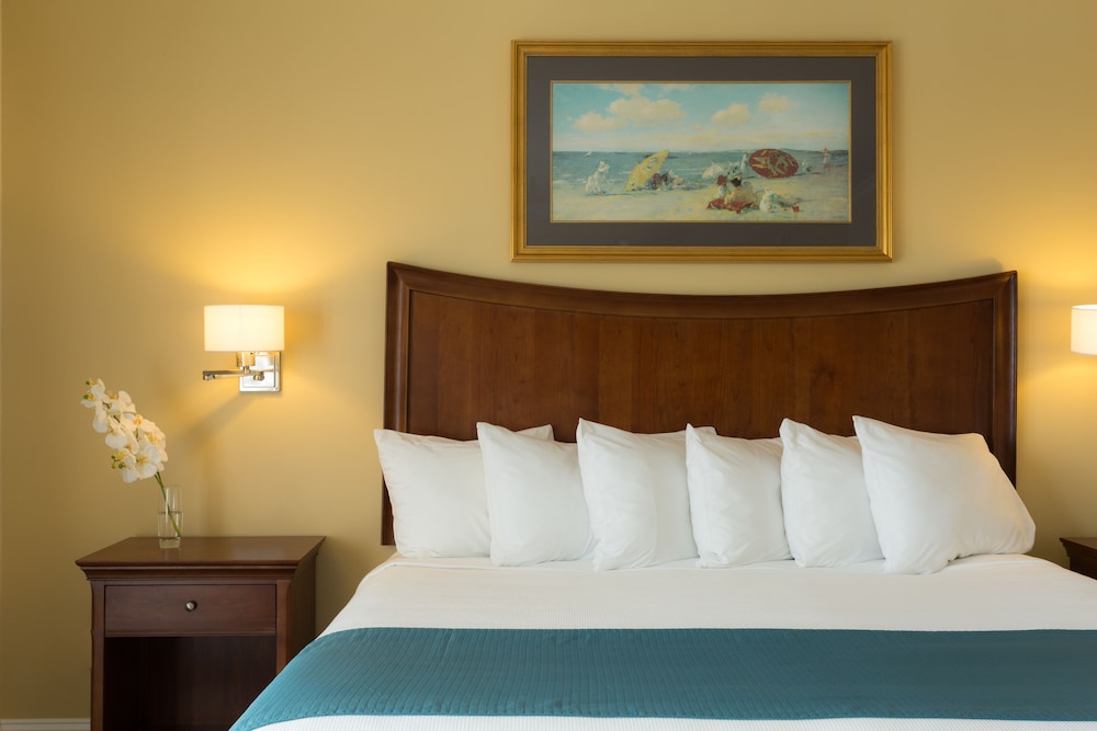 La Mer Beachfront Inn 17/38