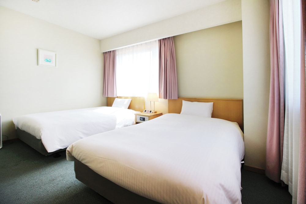 Island Hotel 17/60