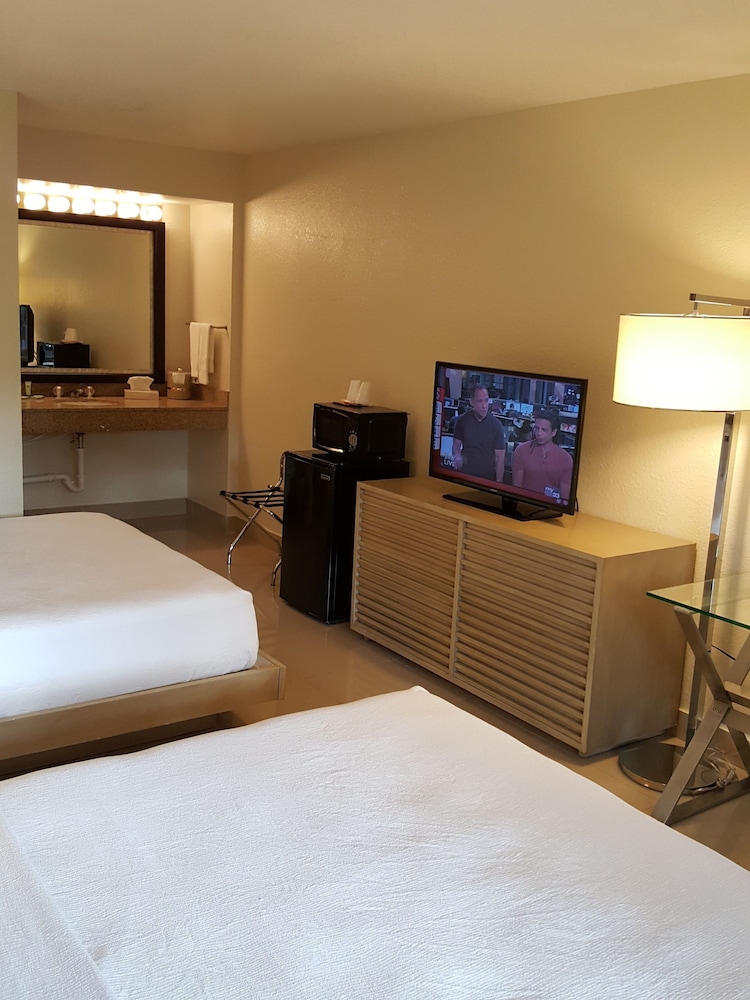 Garden Inn Homestead 54/81