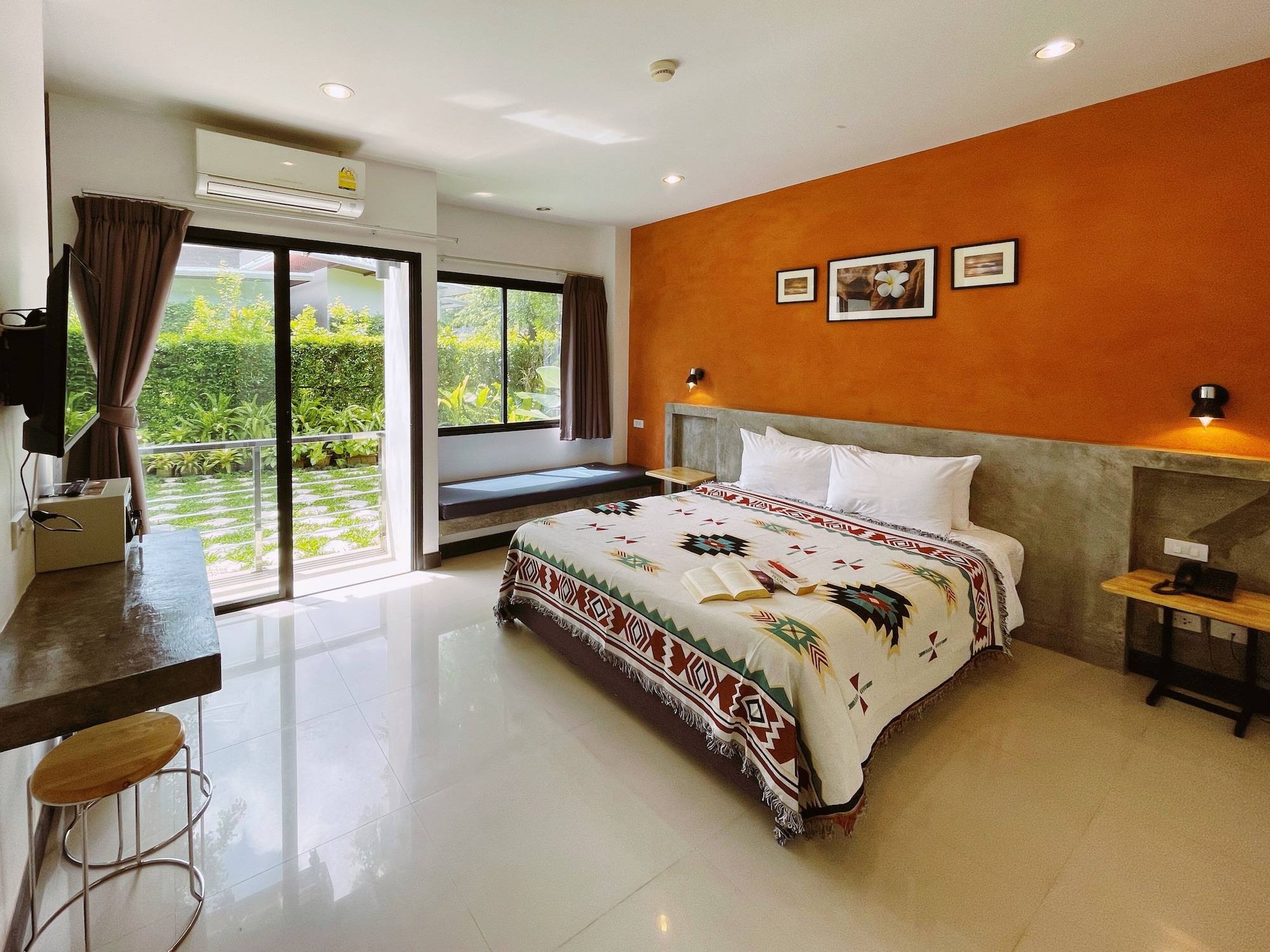 SUPERIOR, DOUBLE BED