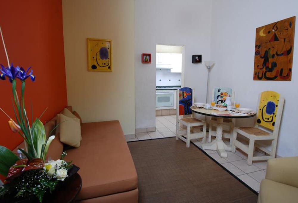 Galeria Hotel And Suites 36/67