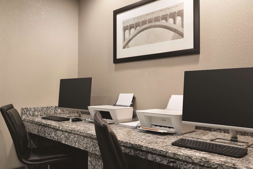 Country Inn Suites By Radisson Nashville Airport East Tn 21/28