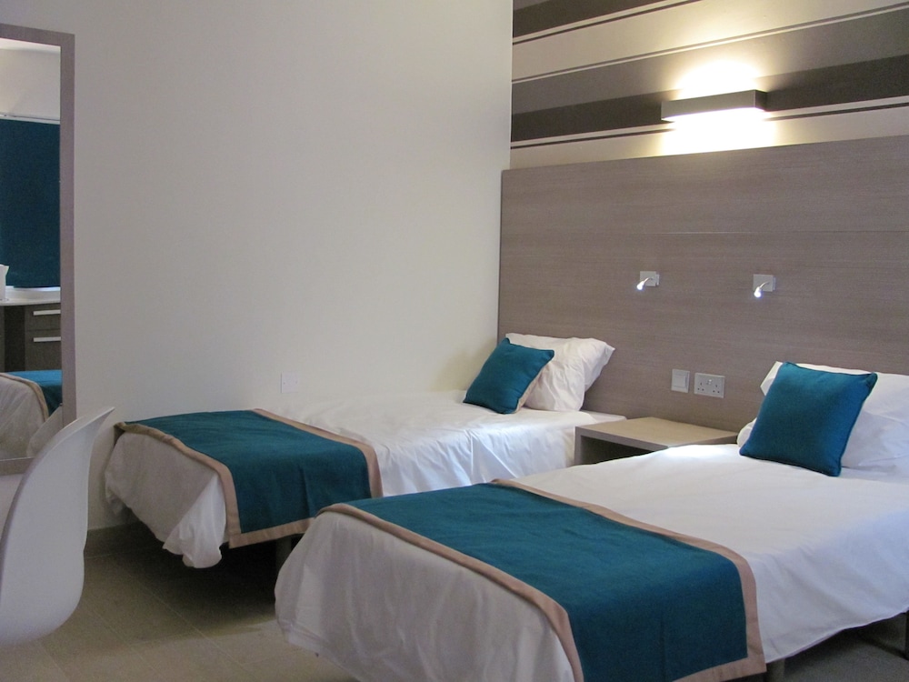 Days Inn Hotel And Residence 14/64