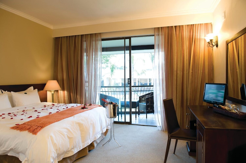 Happy Valley Hotel Ezulwini 7/40