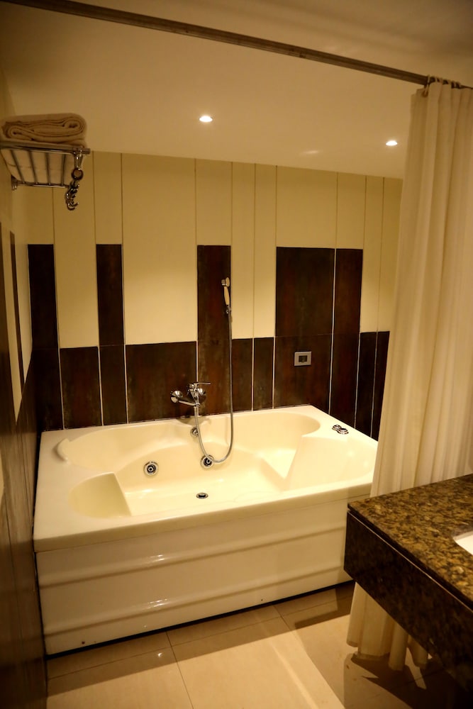 HOTEL EEFA 28/28