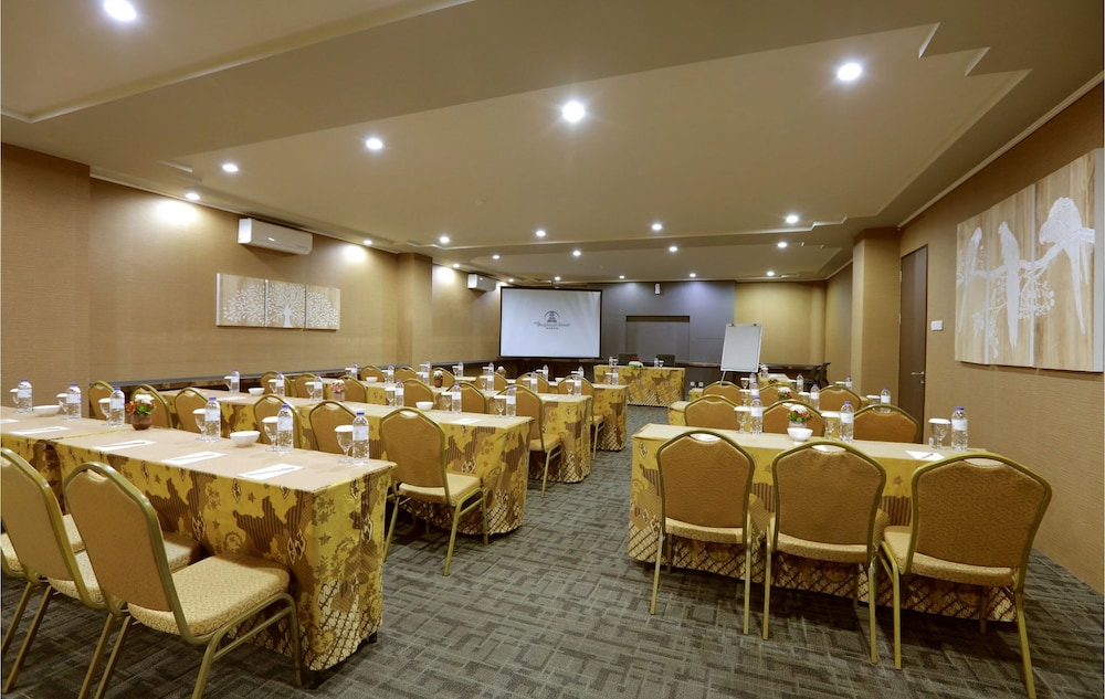 The Singhasari Resort 67/77