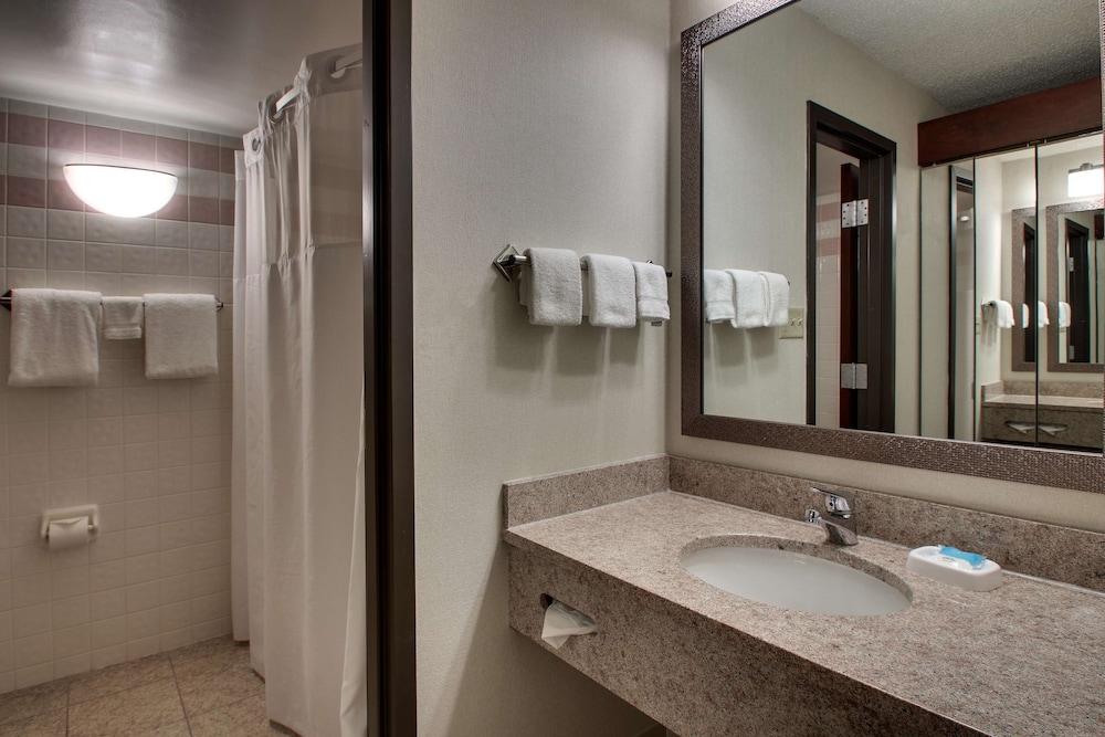 Drury Inn and Suites Evansville East 45/50