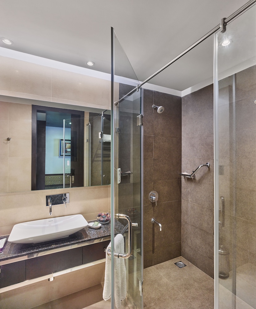 Hycinth Hotels 37/41