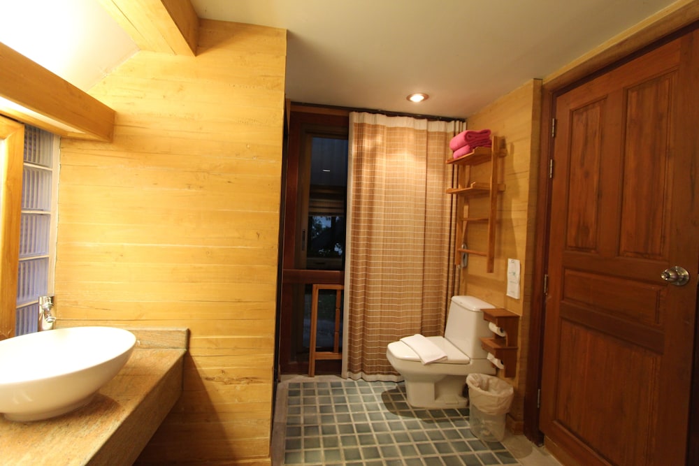 Sunset Park Resort And Spa 74/75