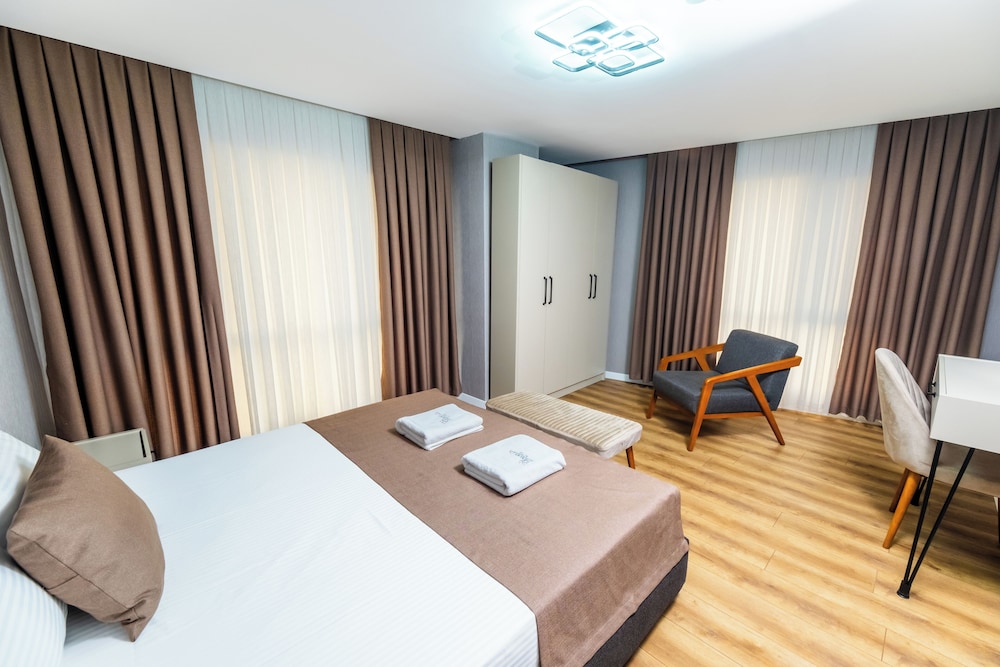 Luxury Life Suites 16/50