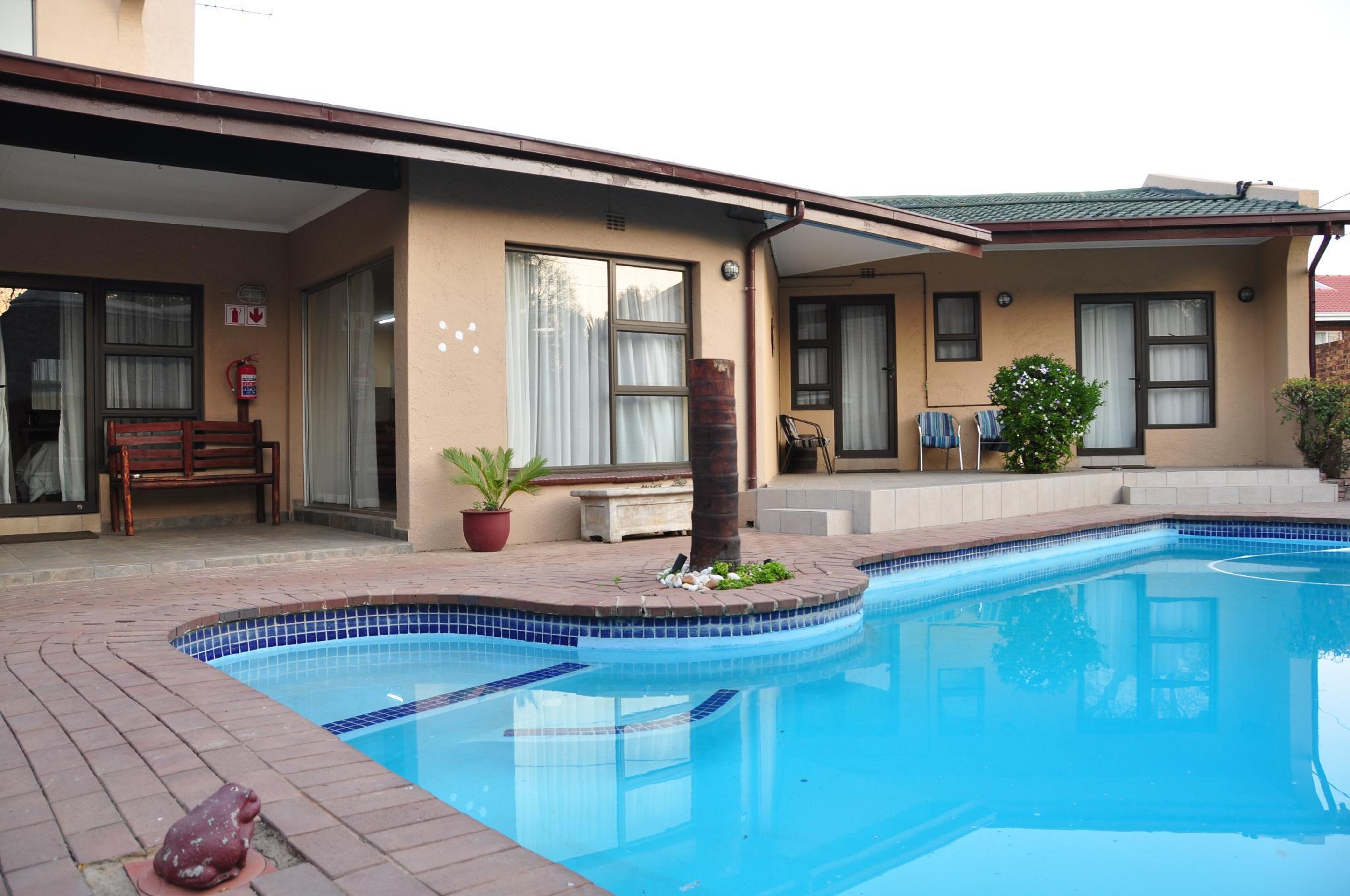 Woodpeckers Inn Guesthouse 2/37