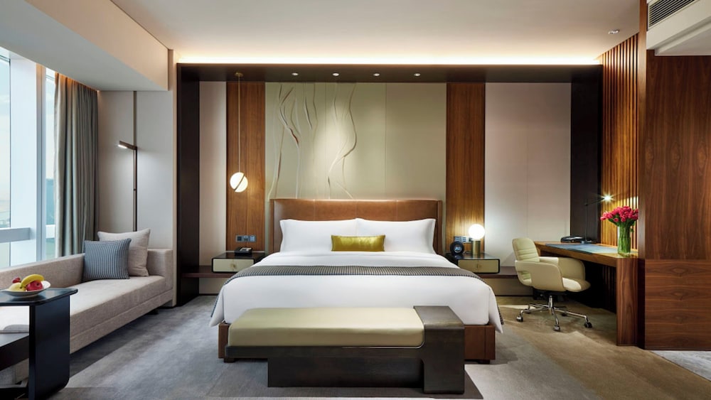 Bridge, Premium, King Bed, Club Lounge Access