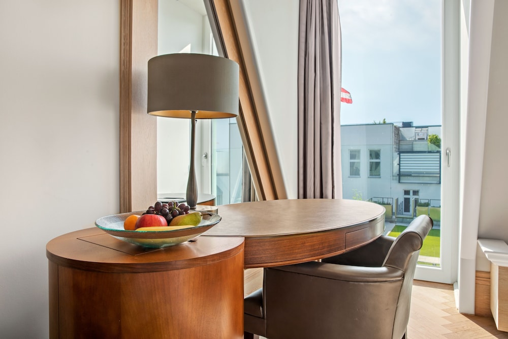 Park Hyatt Vienna 71/78