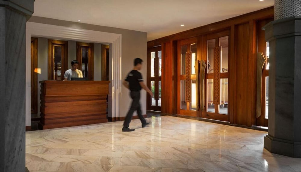 J7 Angkor Hotel 13/72