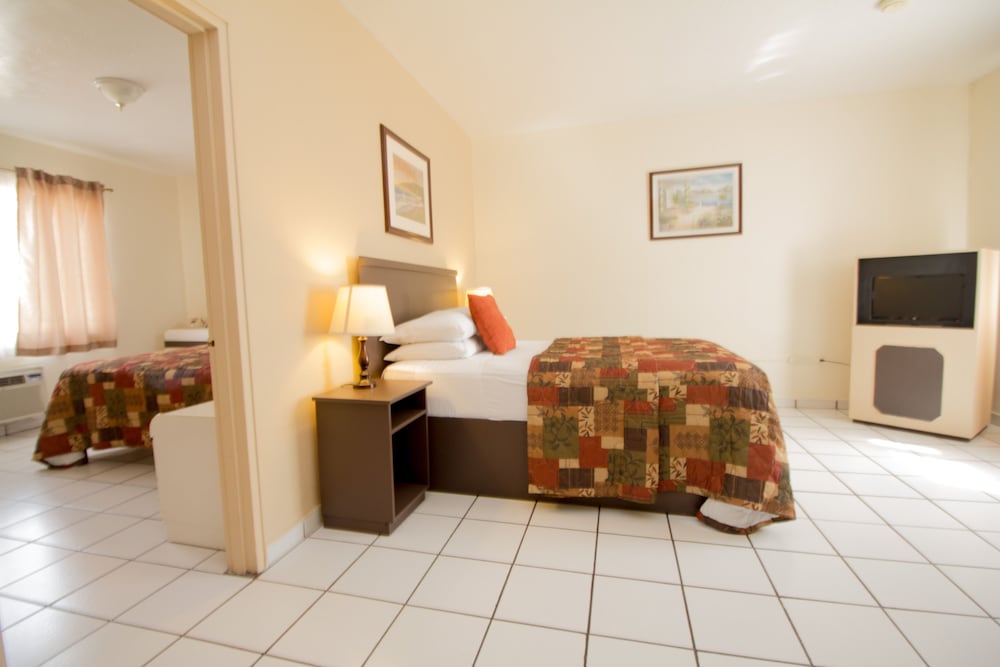 Parkway Inn Airport Motel 10/56