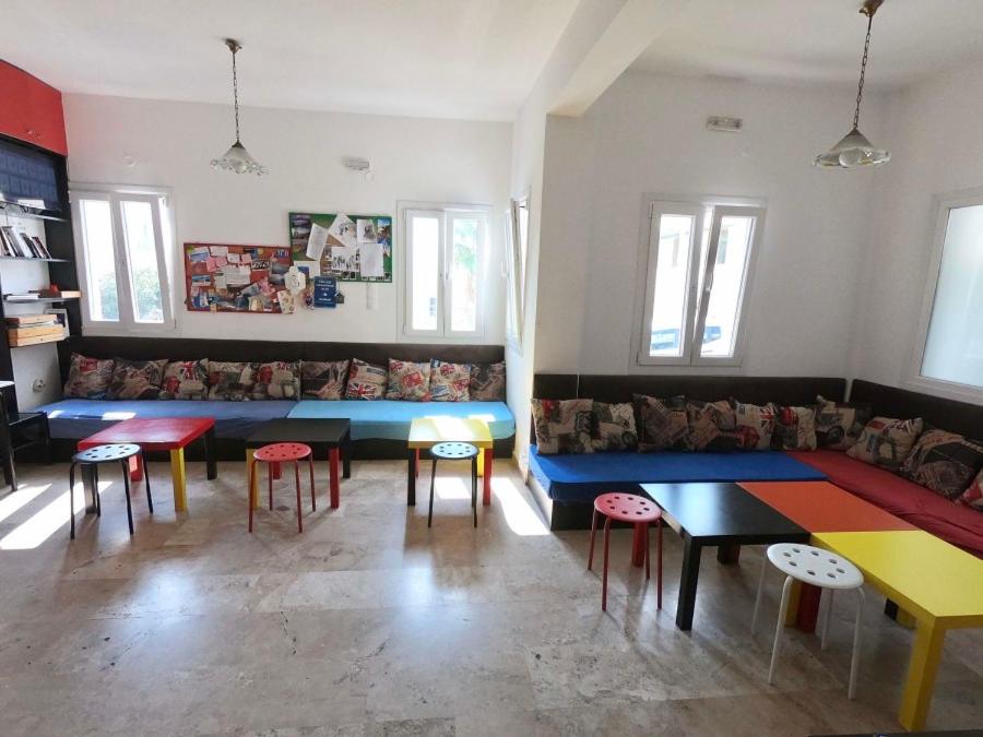 Fira Backpackers Place 12/15