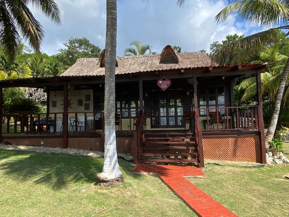 Coras Place Bacalar 8/64