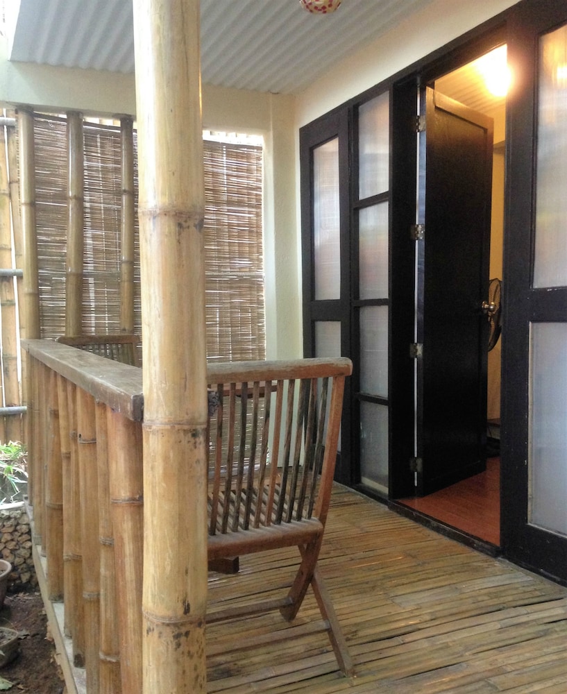 The Lazy Dog Bed And Breakfast 30/60