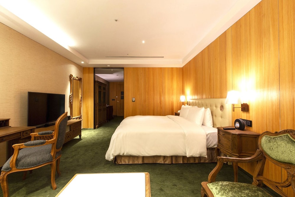 Inhouse Hotel Grand 11/65