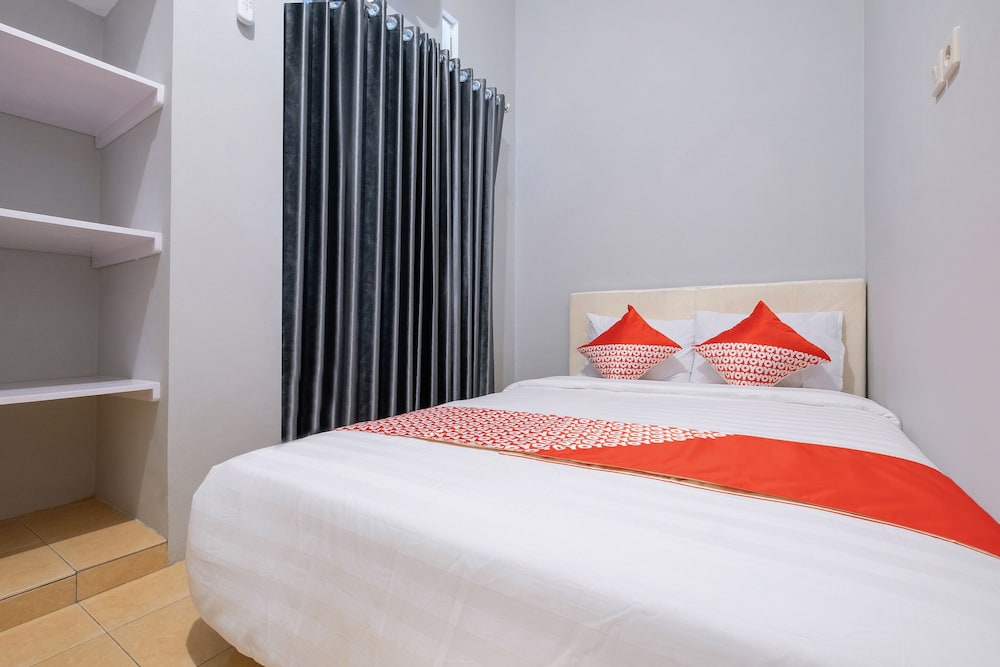 OYO 2727 Nareswari Guest House 6/27