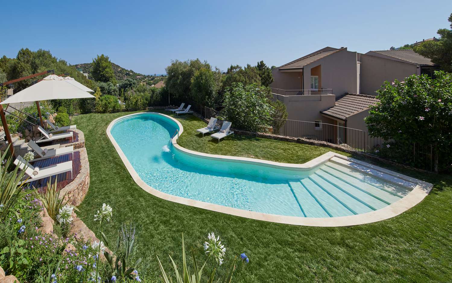 Conrad Chia Laguna Sardinia 40/44