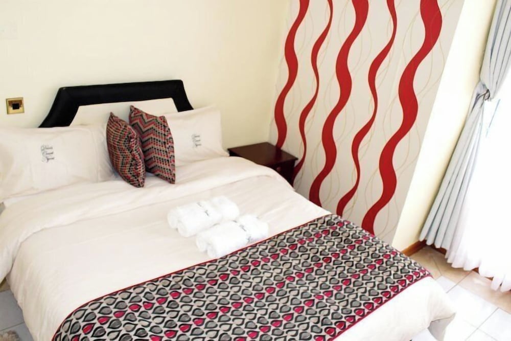 جناح، Davis Court Nyeri 2/4
