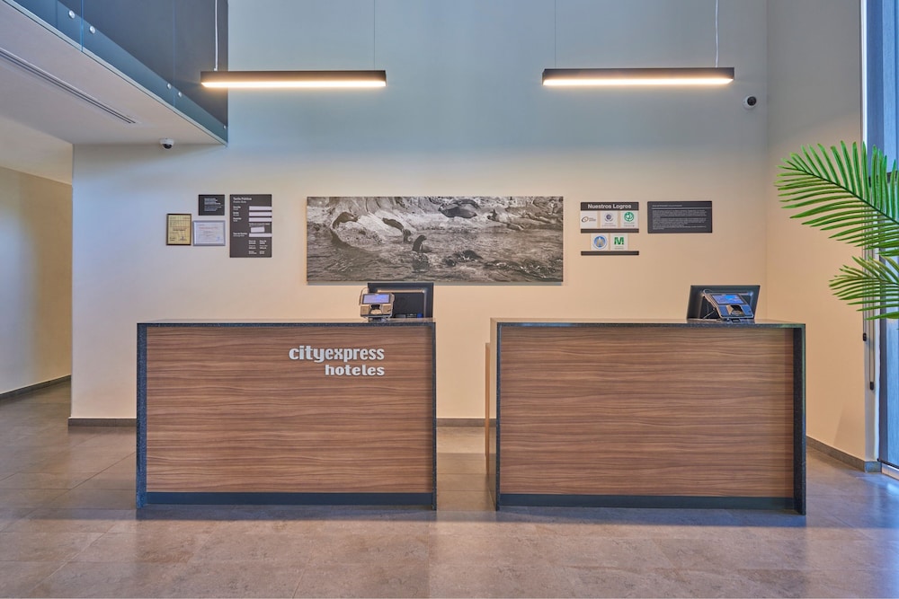 City Express by Marriott Guaymas 7/58