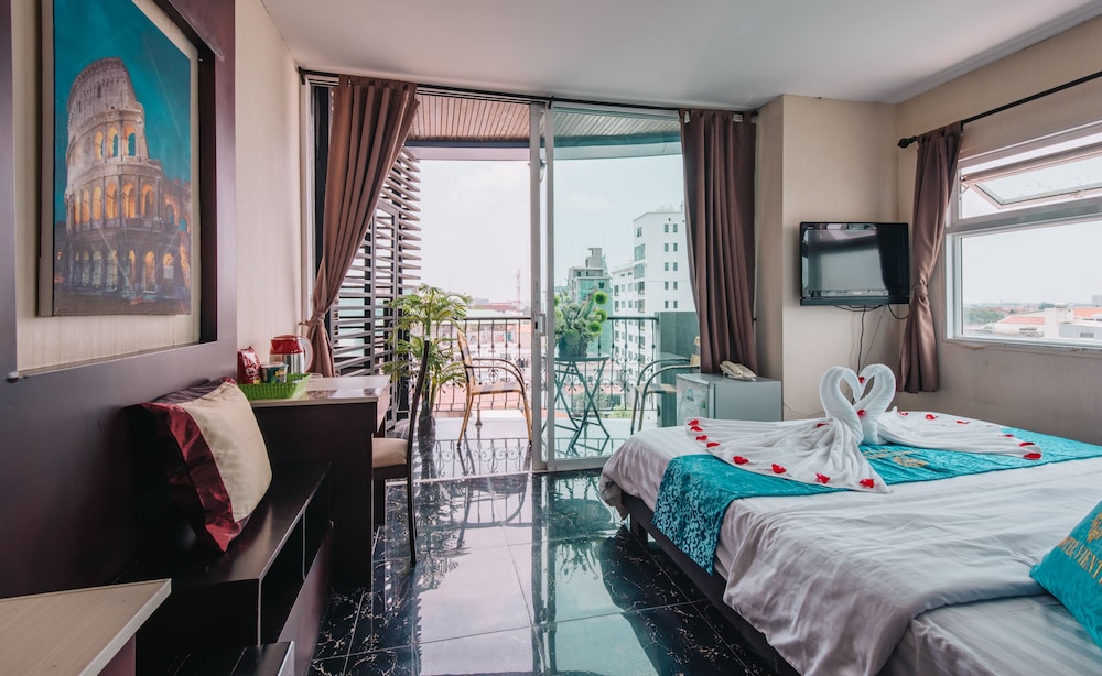 V Hotel 21/51