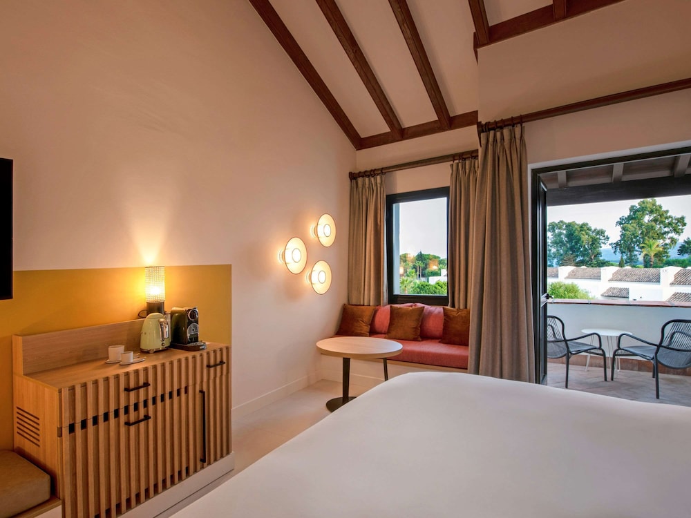 SO/Sotogrande Spa & Golf Resort Hotel 34/82